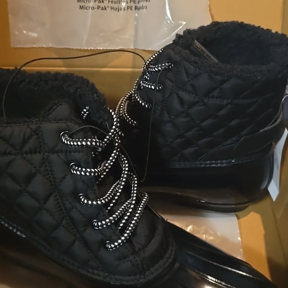 Sporto Ladies'Duck Boot Water Repellant, Black, New in Box